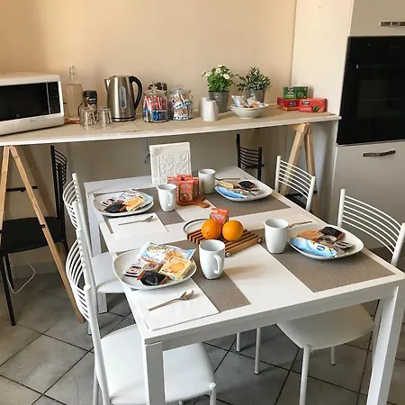 Myroom Station In Town 2